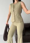 Zarif Haki Takım – Modern Kesim Yelek & İspanyol Paça Pantolon Kombin