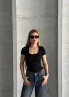 Siyah Kare Yaka Fit Bodysuit Şık & Esnek