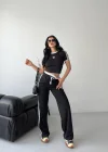 Siyah Şerit Detaylı Crop Takım
