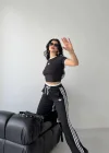Siyah Şerit Detaylı Crop Takım
