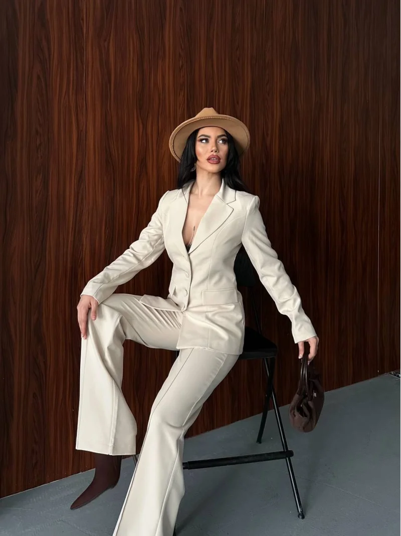 Elegant Krem Takım