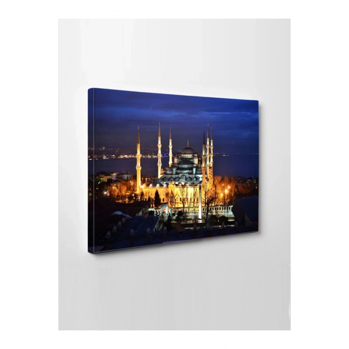 Led Işıklı Camii Gece Görünümlü