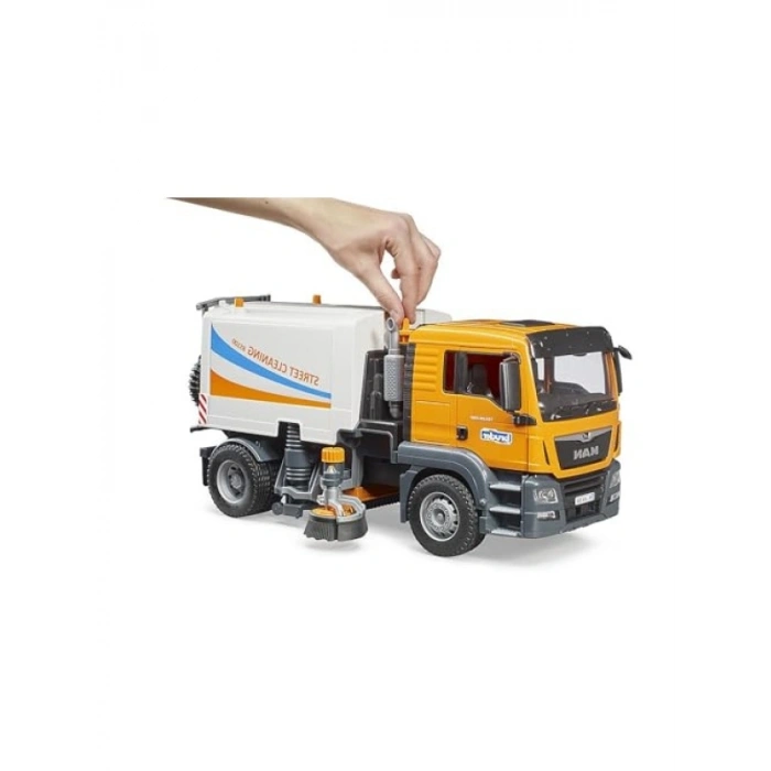 1:16 Ölçekli Süpürme Aracı Modeli - Detaylı Tasarım
