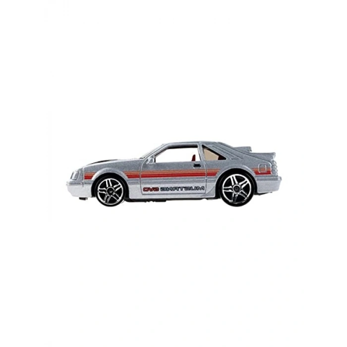 1:64 Ölçekli Koleksiyon Arabası: 1984 Model Mustang Svo