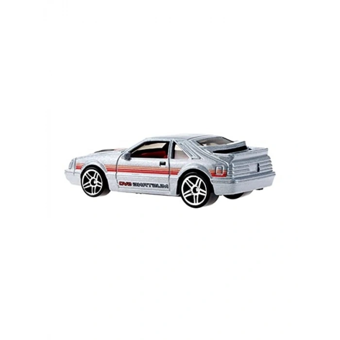1:64 Ölçekli Koleksiyon Arabası: 1984 Model Mustang Svo