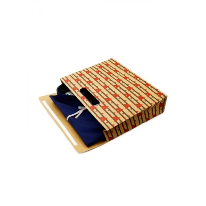 38x30 cm Kalp Desenli Premium Karton Hediye Kutusu