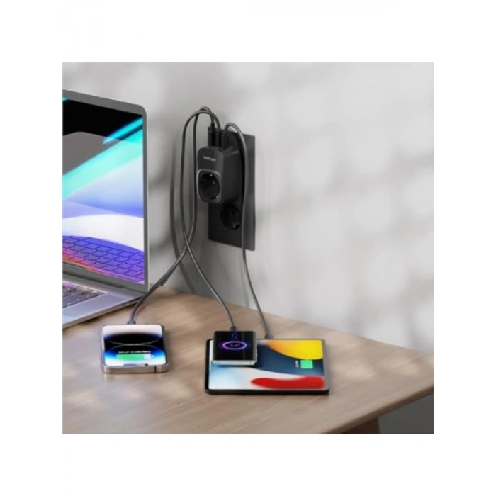Akım Korumalı Tekli Duvar Prizi - 3680W Güç ve USB Girişleri