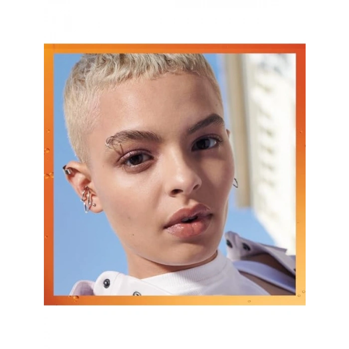 C Vitamini İçeren Kalıcı Fondöten - 03 Skin Tint