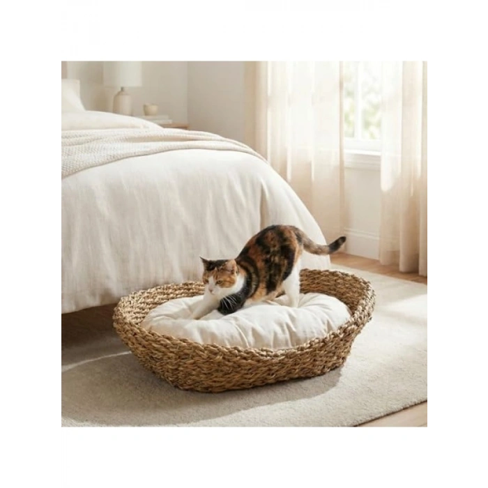 Doğal Hasır Kedi Yatağı | Oval Tasarım ve Yumuşak Minder ile Konforlu