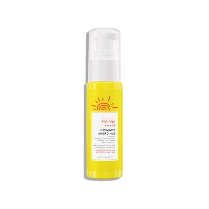 SPF 50+ C Vitaminli Güneş Kremi ile Etkili Koruma
