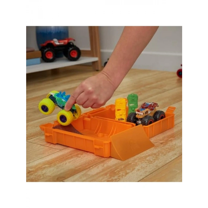 Taşınabilir Oyun Seti - Monster Trucks ile Eğlence