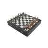 Antik Desenli Orta Boy Metal Roma Satranç Takımı MDF Sandıklı Tahta (36x36x6 cm)