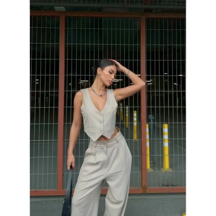 Arnay 3 Lü Kadın Takım Beyaz Çizgi Detaylı Crop Yelek Ceket Bol Kesim Bol Paça Pantolon Alt Üst Takım - Beyaz