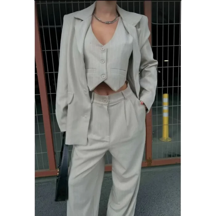 Arnay 3 Lü Kadın Takım Beyaz Çizgi Detaylı Crop Yelek Ceket Bol Kesim Bol Paça Pantolon Alt Üst Takım - Beyaz