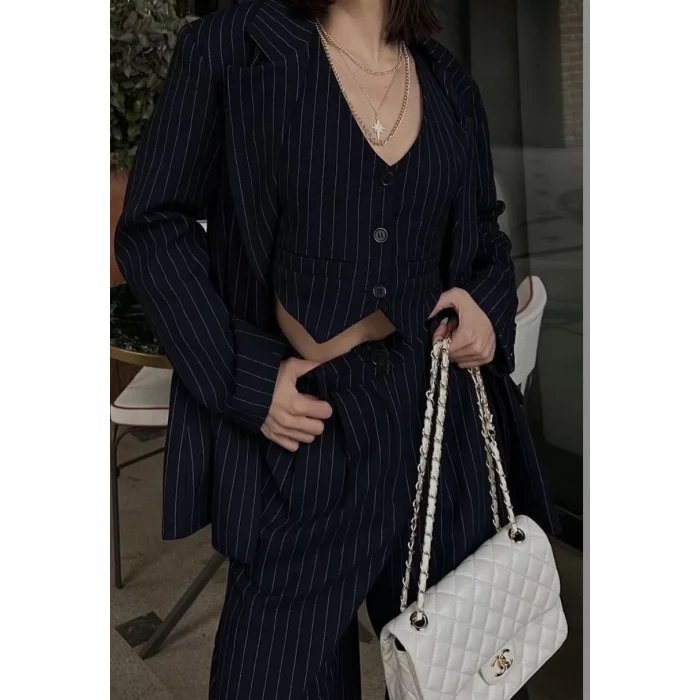 Arnay 3 Lü Kadın Takım Beyaz Çizgi Detaylı Crop Yelek Ceket Bol Kesim Bol Paça Pantolon Alt Üst Takım - Lacivert