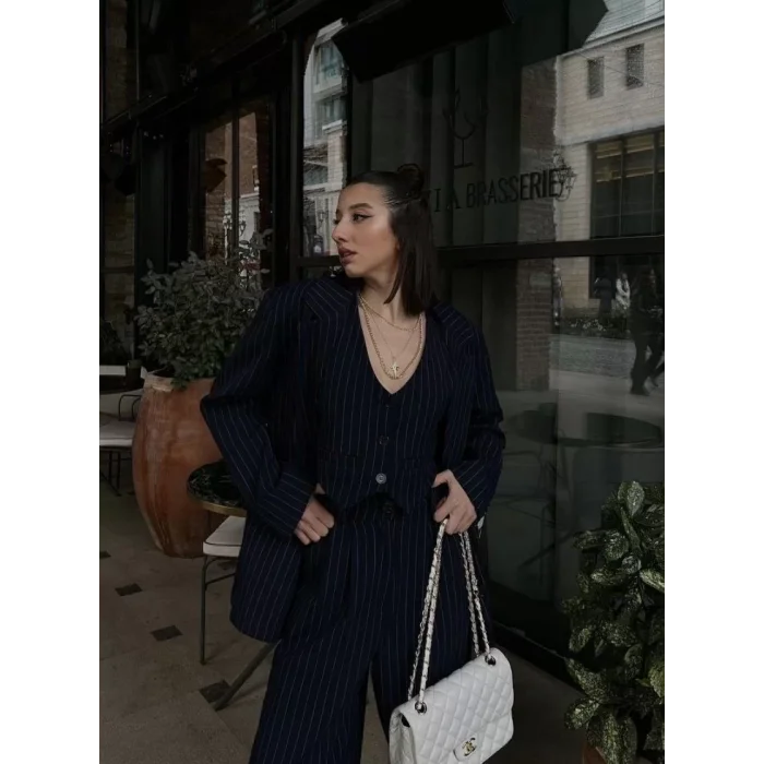 Arnay 3 Lü Kadın Takım Beyaz Çizgi Detaylı Crop Yelek Ceket Bol Kesim Bol Paça Pantolon Alt Üst Takım - Lacivert