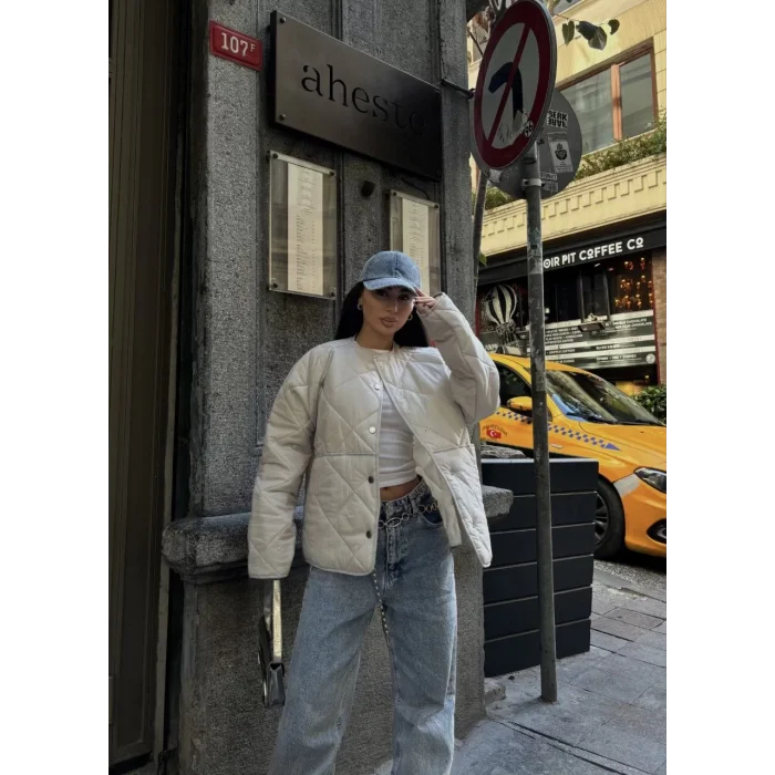 Arnay Cıt Cıt Detaylı Cepli Ceket Mont- Beyaz