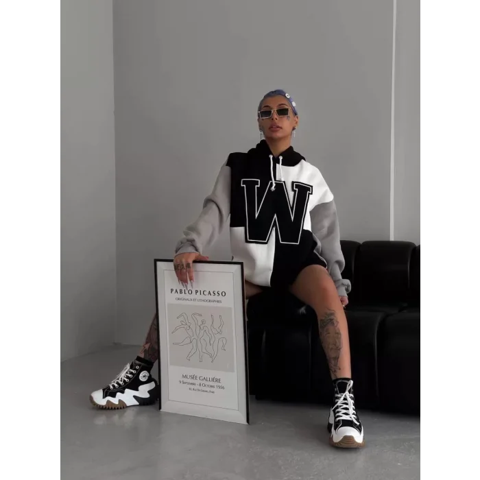 Arnay Kadın W Nakış İşlemeli Kapüşonlu Sweatshirt - Siyah