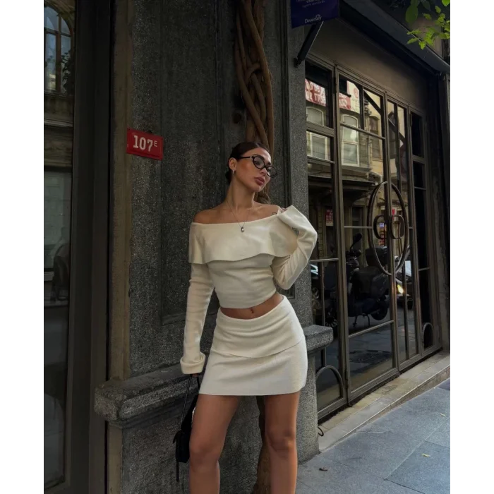 Arnay Straplez , Madonna , Carmen Yaka Croplu Mini Etekli İkili Takım Triko - Beyaz