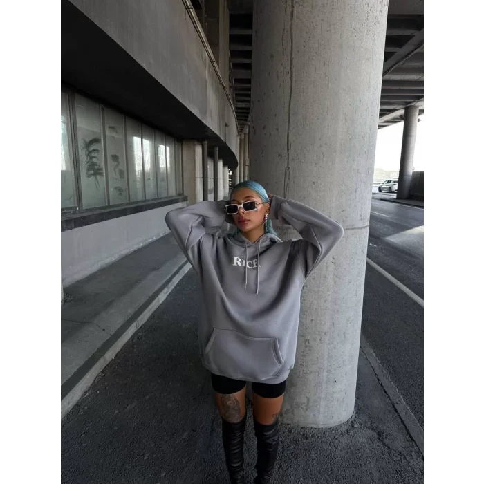 Arnay Uzun Kol Kapüşonlu Göğüs Baskılı Sweatshirt - Gri