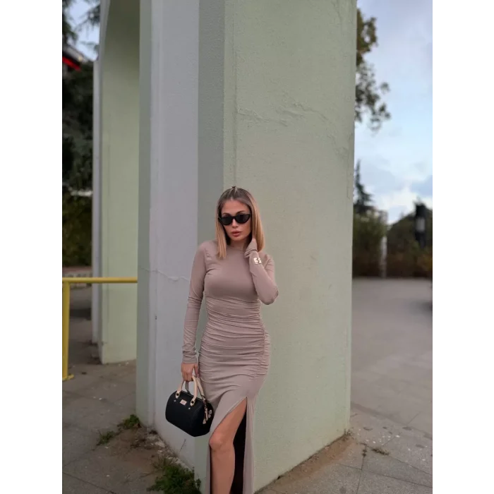 Arnay Uzun Kollu Yırtmaçlı Drapeli Uzun Elbise - Bej