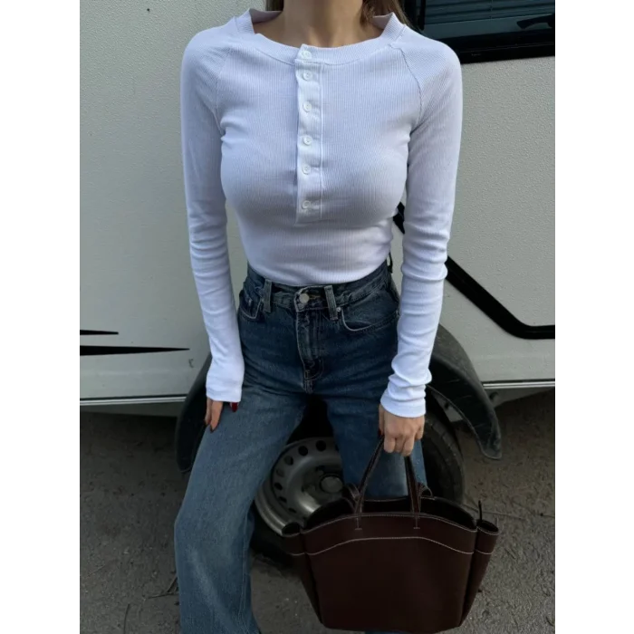 Arnay Uzun Patlı 6 Düğme Detaylı Uzun Kollu Crop Badi - Beyaz