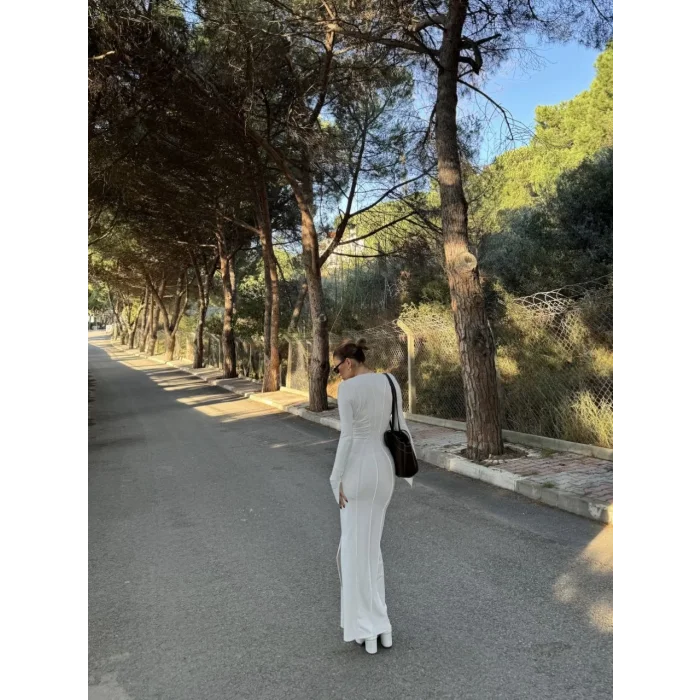 Arnay V Yaka Karoyaka Dikişli Yırtmaçlı Uzun Elbise - Beyaz