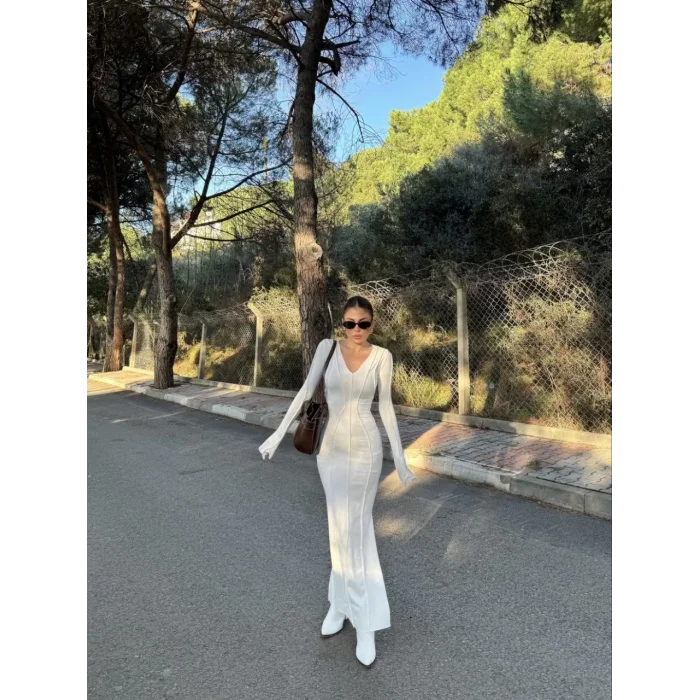 Arnay V Yaka Karoyaka Dikişli Yırtmaçlı Uzun Elbise - Beyaz