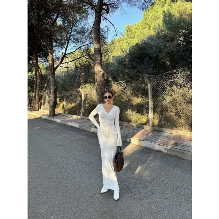 Arnay V Yaka Karoyaka Dikişli Yırtmaçlı Uzun Elbise - Beyaz