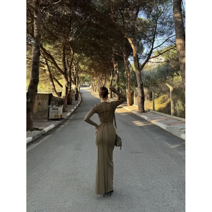 Arnay V Yaka Karoyaka Dikişli Yırtmaçlı Uzun Elbise - Haki