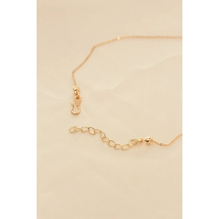 Beyaz Sedefli Kelebek Figürlü Kadın Kolye