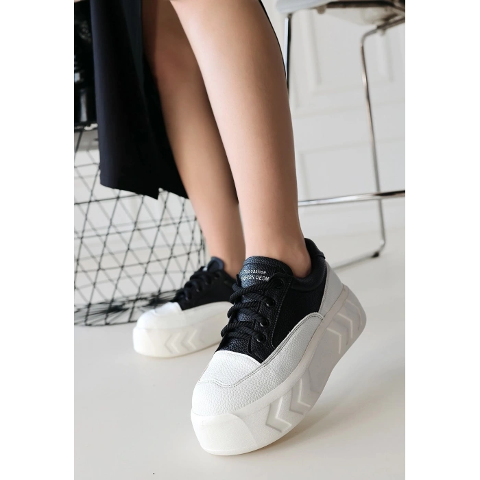 Emwa Siyah Cilt Bağcıklı Spor Ayakkabı