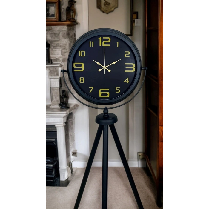 Gold Rakamlı Siyah Tripod Ayaklı Saat