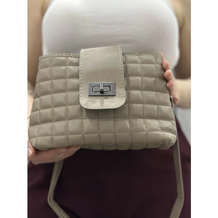 Kapaklı kapitone vizon cilt çanta