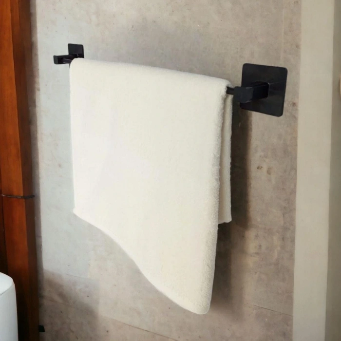 Kendiliğinden Yapışkanlı Siyah Çubuk Havluluk (5047)