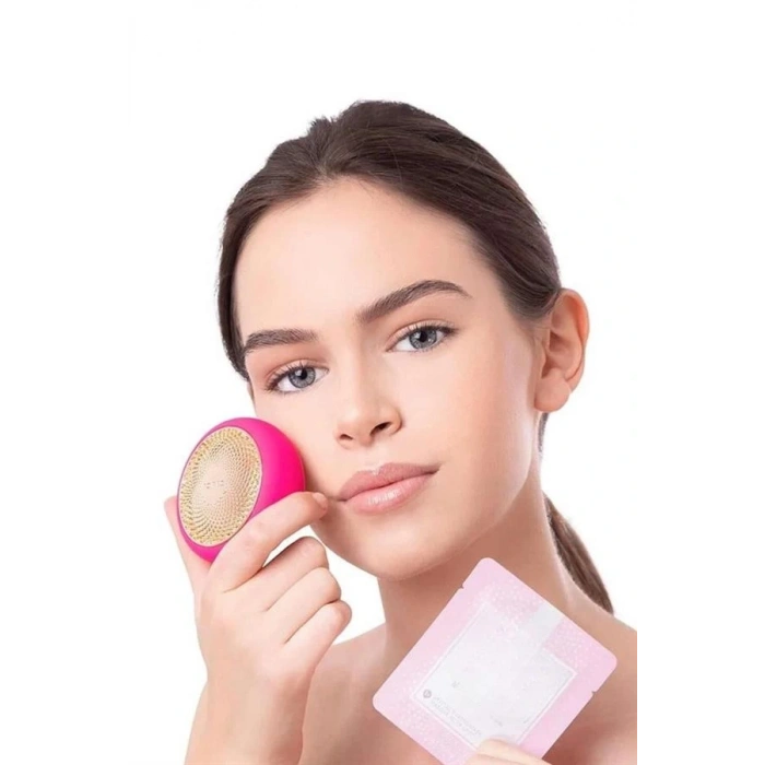 Maske ve Terapi Cihazı LED Terapi Akıllı Maske Hassas Ciltlere Özel