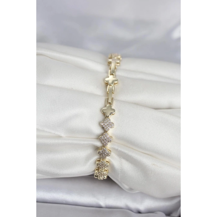 Pirinç Gold Renk Yonca Model Sıralı Zirkon Taşlı Kadın Bileklik