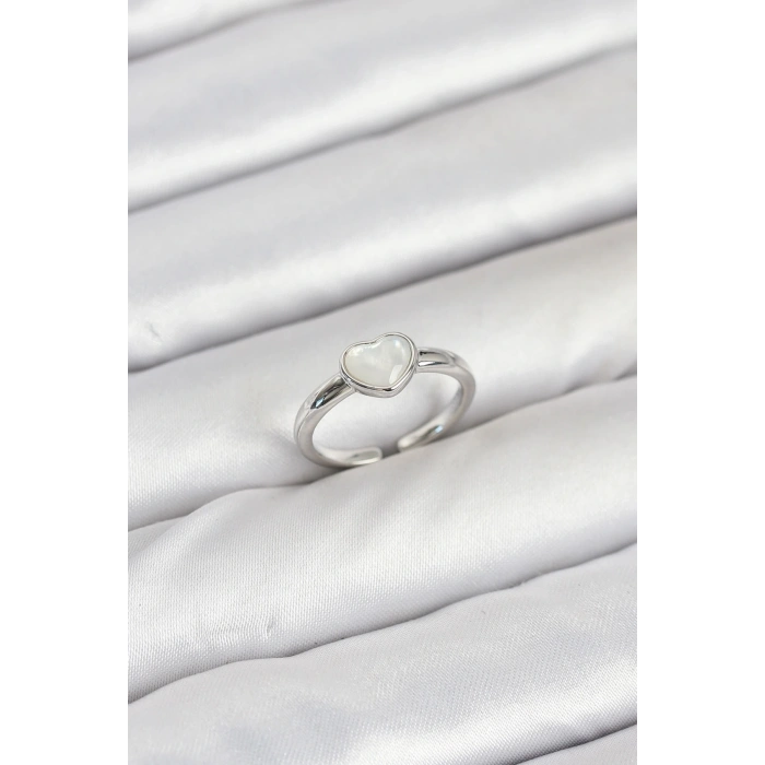 Pirinç Gümüş Renk Kalpli Kadın Yüzük