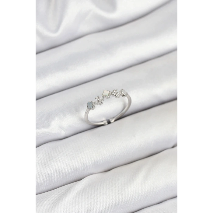 Pirinç Gümüş Renk Minimal Yonca Detaylı Kadın Yüzük