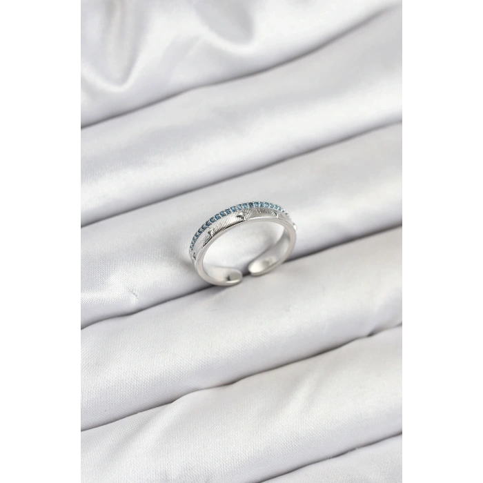 Pirinç Gümüş Renk Sıralı Zirkon Taşlı Kutup Yıldızı Model Kadın Yüzük