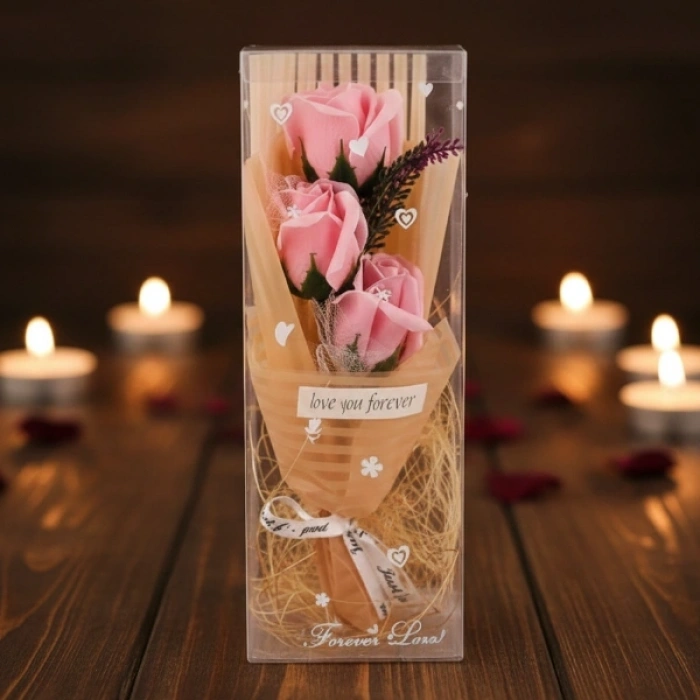 Şeffaf Kutulu Üç Gül Buketi