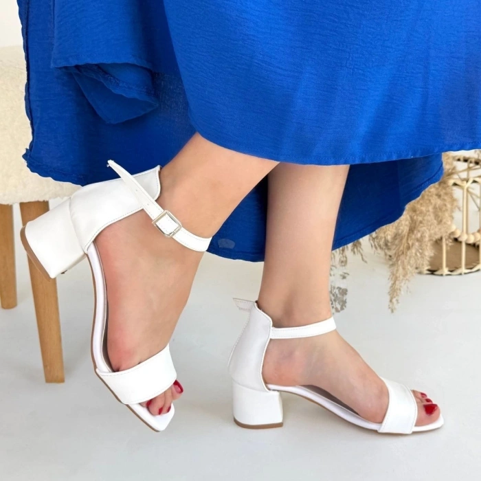 Yenta Beyaz Cilt Tek Bant Topuklu Ayakkabı