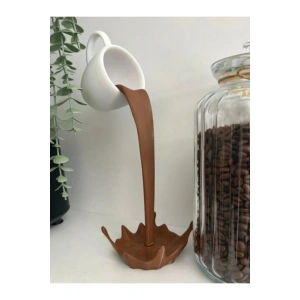 Eco Lounge Dökülen Kahve Figürü 20 cm – Coffee Corner Masaüstü Dekor