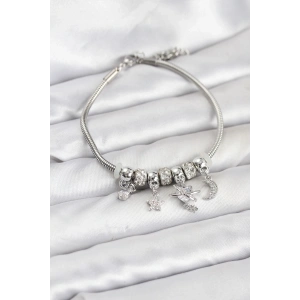 Pirinç Gümüş Renk Kalpli Model Charmlı Kadın Bileklik