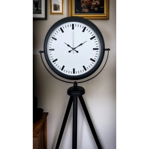 Siyah & Beyaz Saf Sade Tasarım Tripod Ayaklı Saat