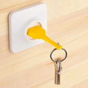 Yapışkanlı Priz Görünümlü Kapı Duvar Tipi Anahtarlık Askılık (5047)