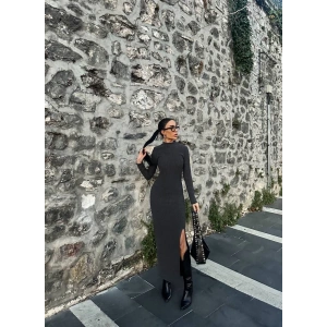 Yırtmaçlı kalın bürümcük uzun elbise siyah