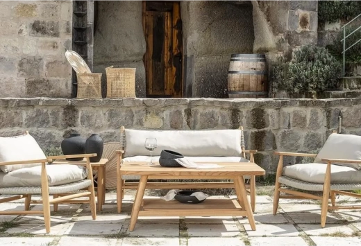 Yaz Sezonu Balkon Takımı Seçimi: Dış Mekan Dekorasyonu