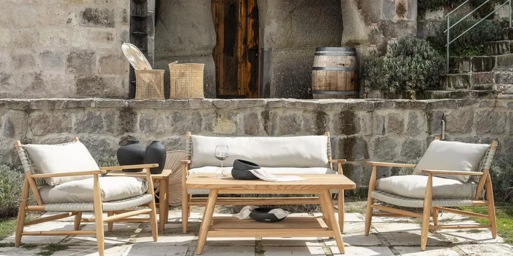 Yaz Sezonu Balkon Takımı Seçimi: Dış Mekan Dekorasyonu