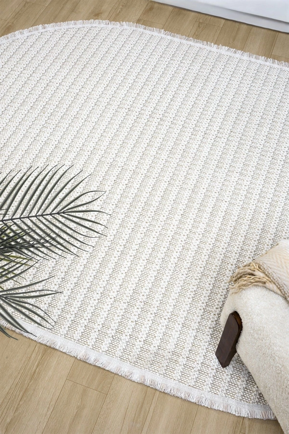 Oval Beyaz Halı Modern Oturma Odası Salon Mutfak Koridor Antre Balkon Çocuk Odası Halısı 004